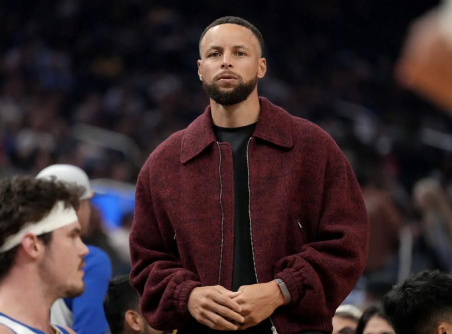 开云公司-库里：我现在依然沉浸在篮球的快乐中，短时间内不会考虑退役